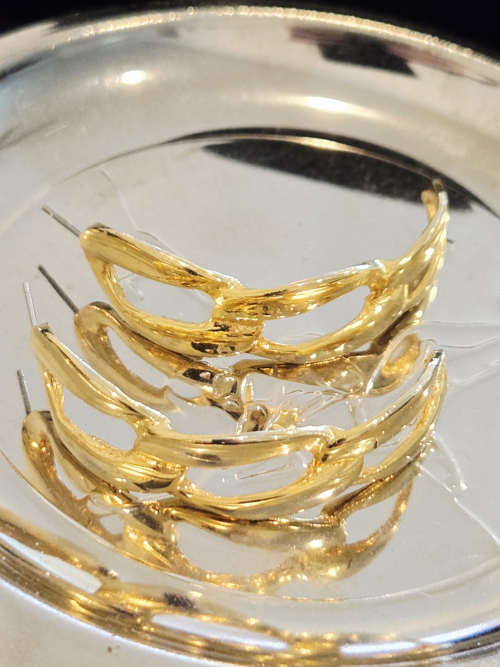 RARE FIND Paolo Gucci Gold Tone Openwork Wave Hoop Earrings